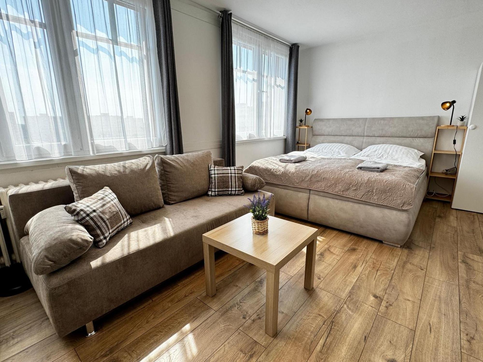 Smarty Choice Flat With Deluxe Kitchen *
